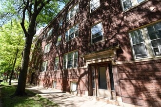Building Photo - 3508 N Wolcott Ave