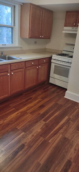 Building Photo - 115 N 5th St