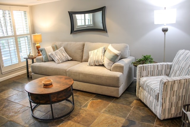 Building Photo - 2512 Riverfront Dr