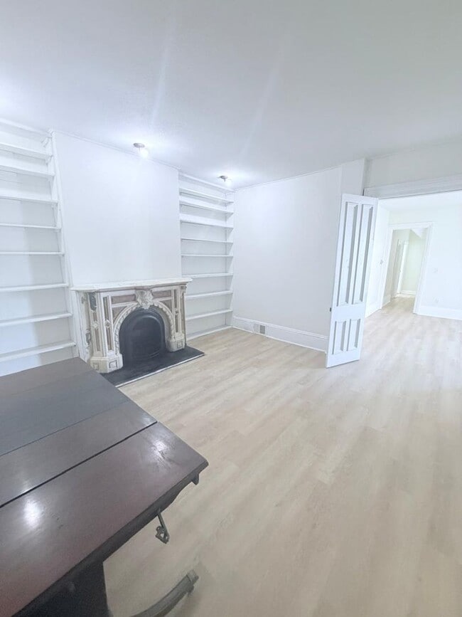 Building Photo - 2604 W 27th St