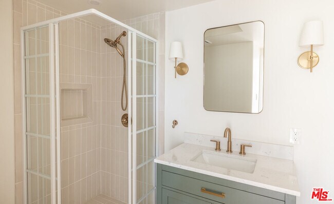 Building Photo - 5239 San Feliciano Dr