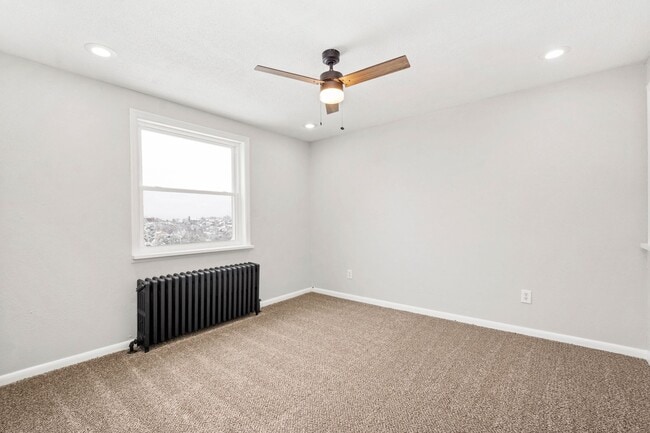 Building Photo - Beautiful 3 bedroom home in Pittsburgh available July 10!