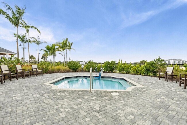 Building Photo - 12470 Wellen Golf St