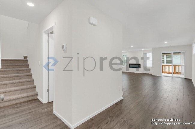 Building Photo - 1509 NE 121st Ave