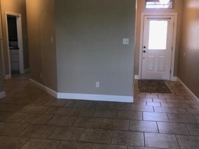 Building Photo - 23 NE Summerwood Dr
