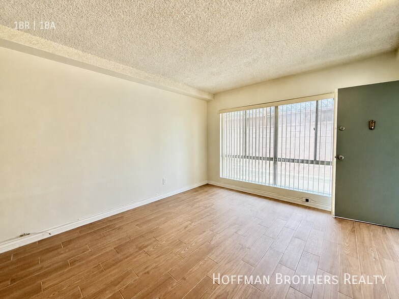 Building Photo - 4860 Van Noord Ave