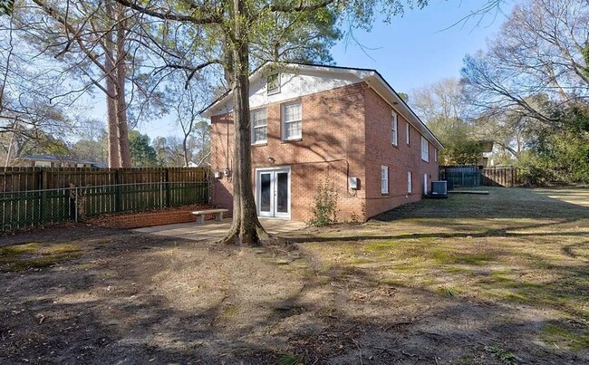 Building Photo - 2969 Roswell Ln