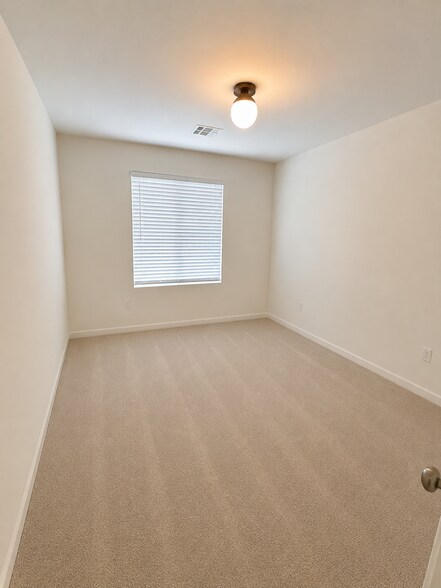 Building Photo - 7439 Tinley Creek Ave