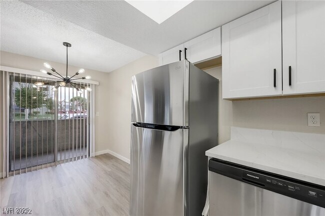 Building Photo - 5036 Newport Cove Dr