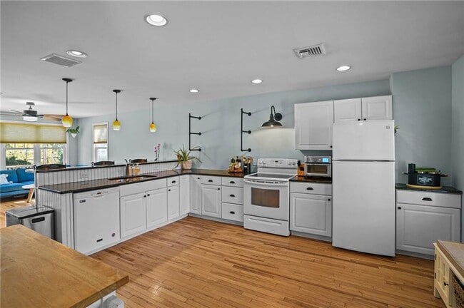 Building Photo - 31 Smith St