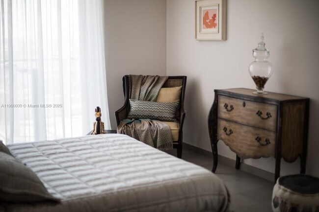 Building Photo - 68 SE 6th St