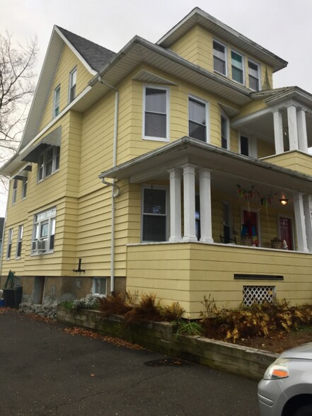 Building Photo - 1551 W Broad St