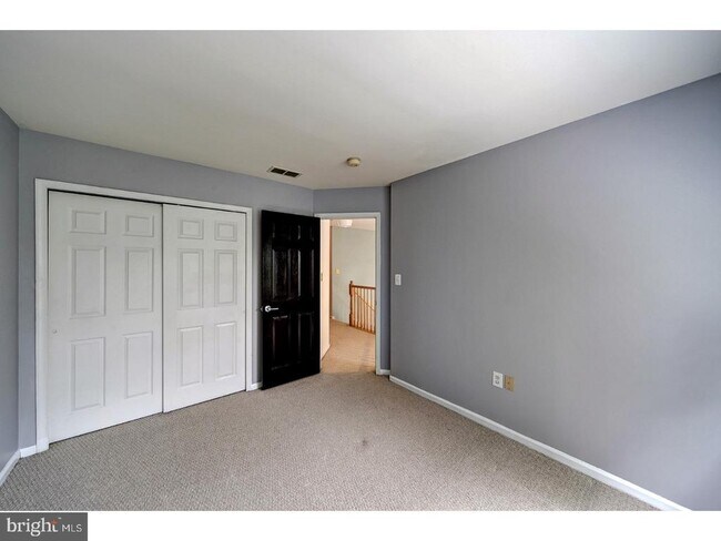 Building Photo - 406 Pebble Creek Ct
