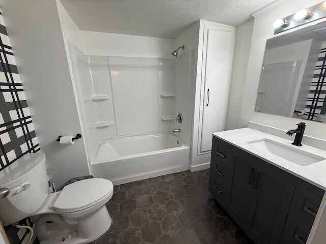 Building Photo - Remodeled Home in Peoria Heights