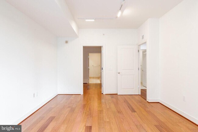 Building Photo - 2425 L St NW