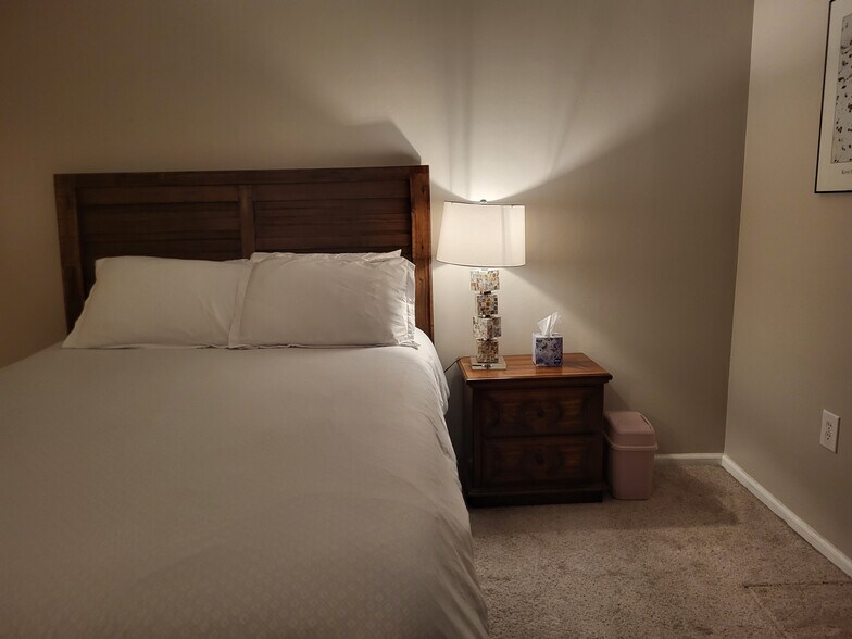 Bedroom - 335 Glendale Ave