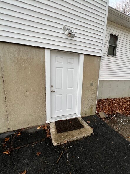 Building Photo - 67 Russell St