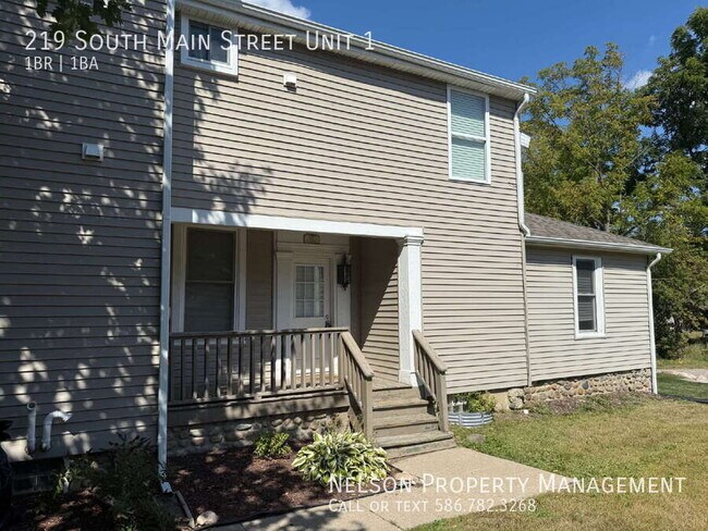Building Photo - 219 S Main St