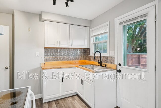 Building Photo - 3860 S Brust Ave