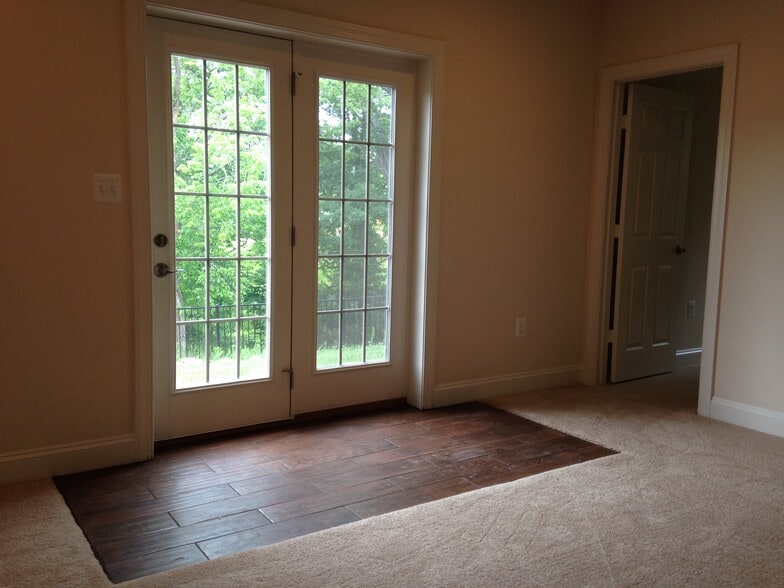 Building Photo - 21215 Fairhunt Dr