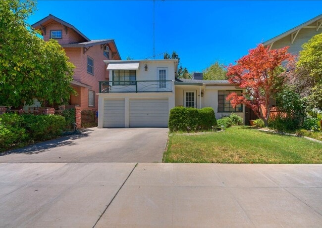 Building Photo - 2010 24th St