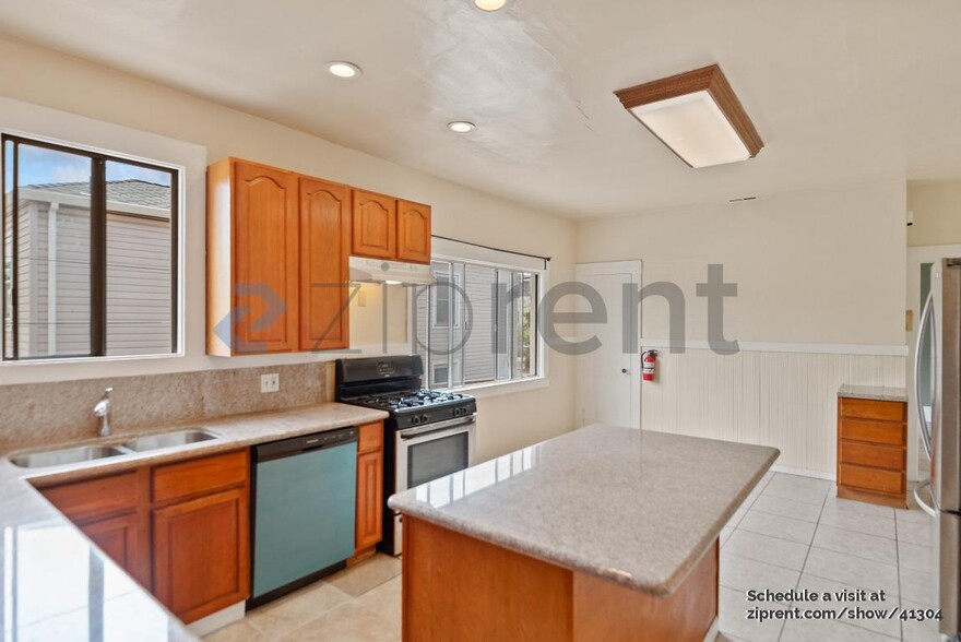 Building Photo - 850 40th St