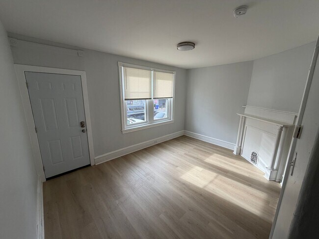 Building Photo - Charming 2BR/1Bath House! Section 8 ONLY!