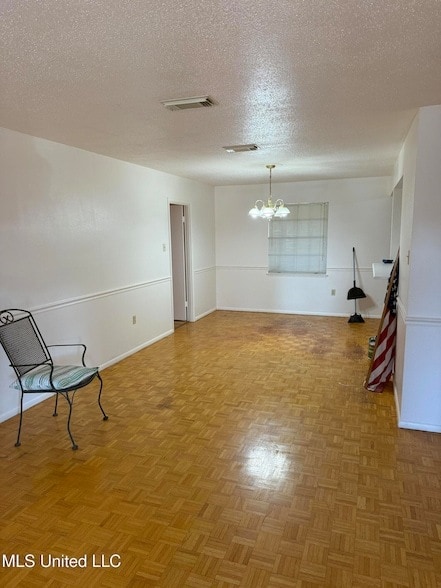 Building Photo - 2507 Middlecoff Dr