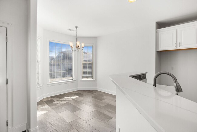 Building Photo - Completely Renovated 4bd/2ba in Olive Branch