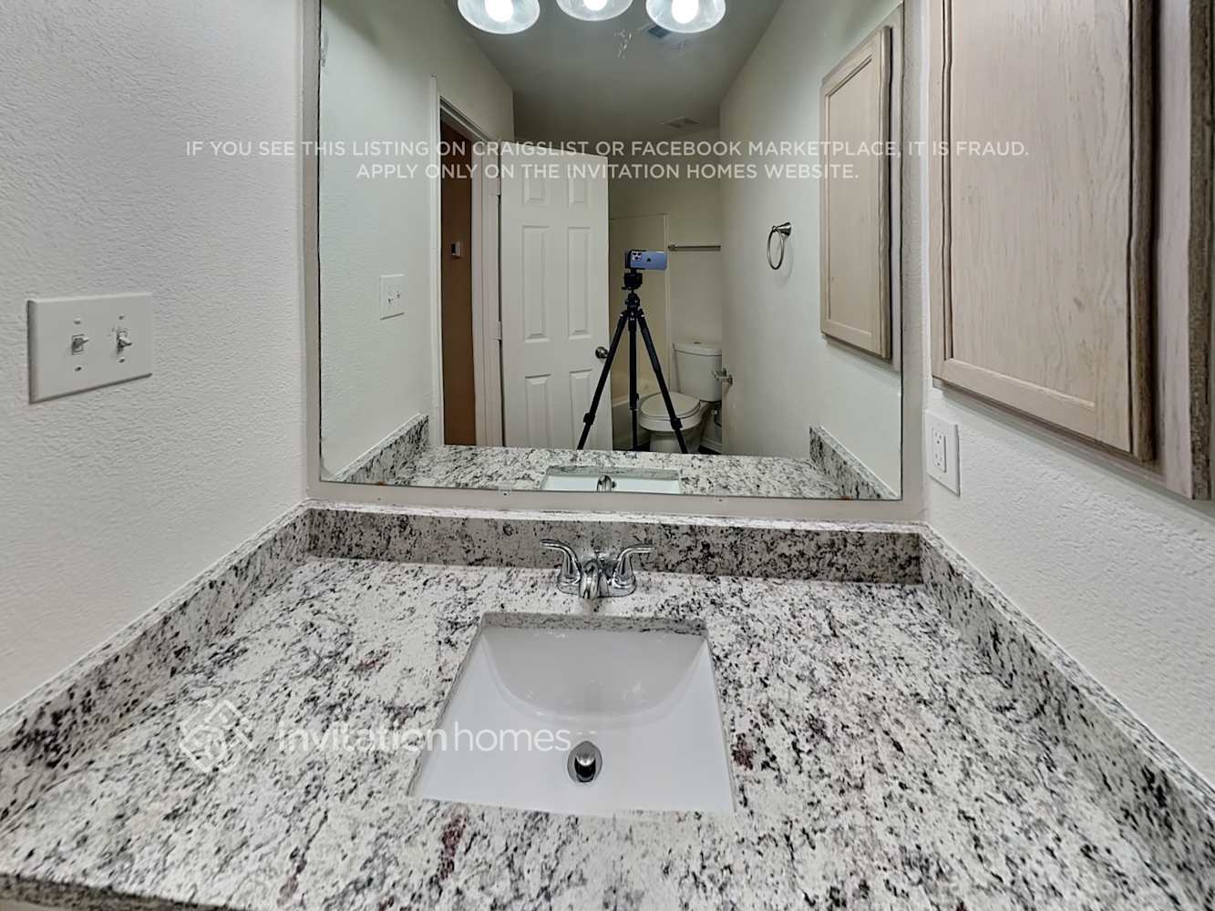 Building Photo - 921 Mockingbird Dr