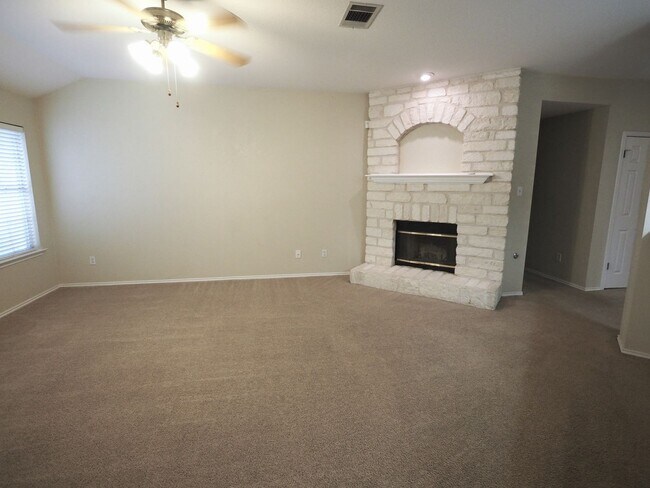 Building Photo - Amazing Pflugerville Home!