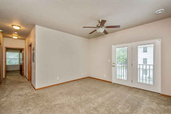 124 N Hyland #204 | Living Room - Triangle Apartments