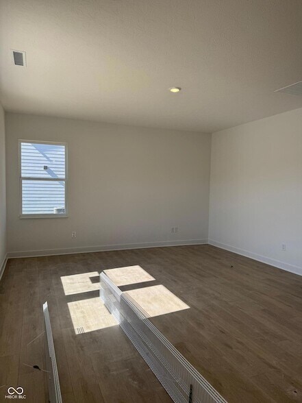 Building Photo - 7581 Fallsworth Dr