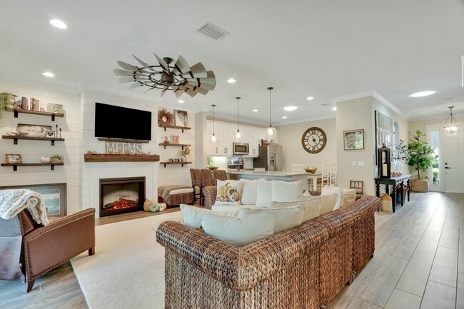 Building Photo - 6120 NW Cullen Way