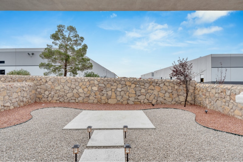 Building Photo - 11714 Dos Palmas Dr