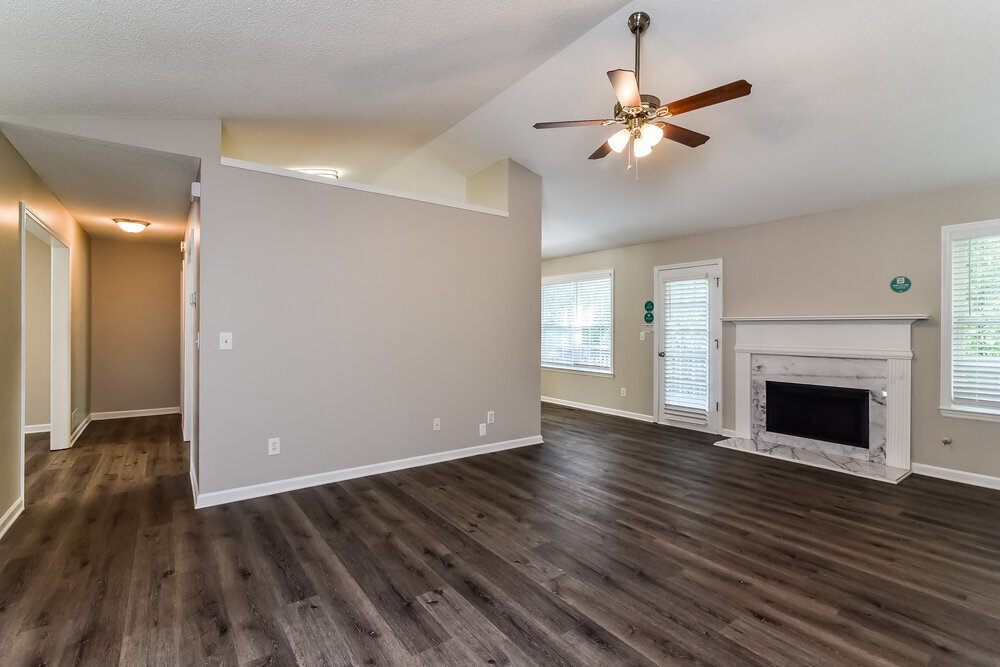 Building Photo - 2641 Fort Apachee Ct