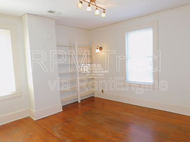 Building Photo - 1224 Glade St NW