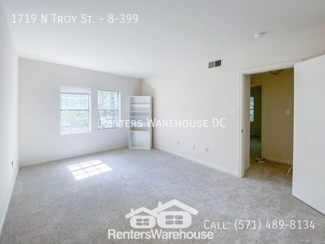 Building Photo - 1719 N Troy St