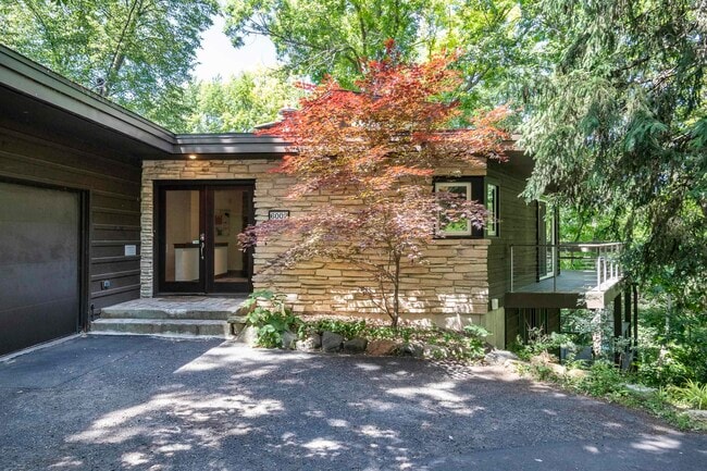 Building Photo - 6002 Hammersley Rd