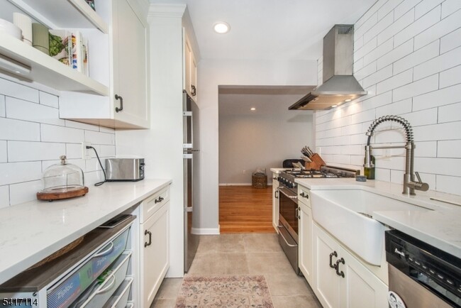 Building Photo - 376 Claremont Ave