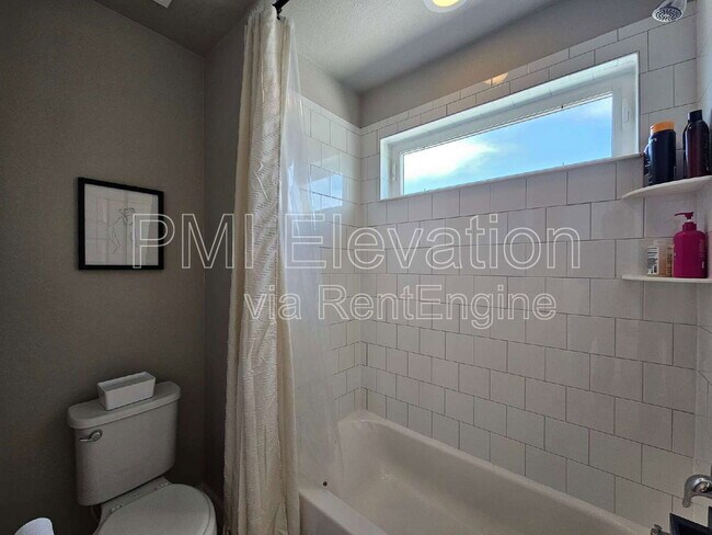 Building Photo - 2418 S Troy Ct