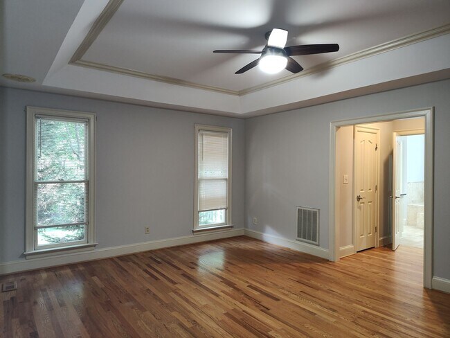 Building Photo - Stunning home located in the Popular Piper Glenn Community!