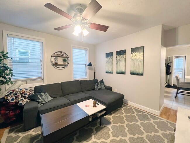 Building Photo - 126 Everett St