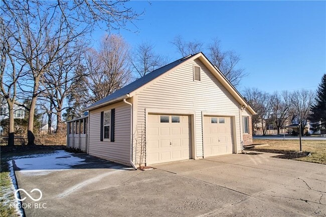 Building Photo - 802 Westridge N Dr