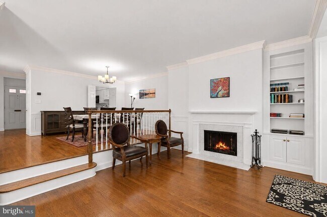 Building Photo - 4422 Westover Pl NW