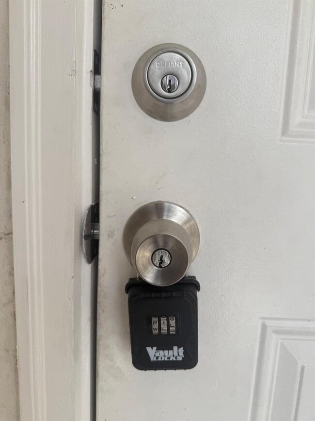 Building Photo - 7903 SW 9th St