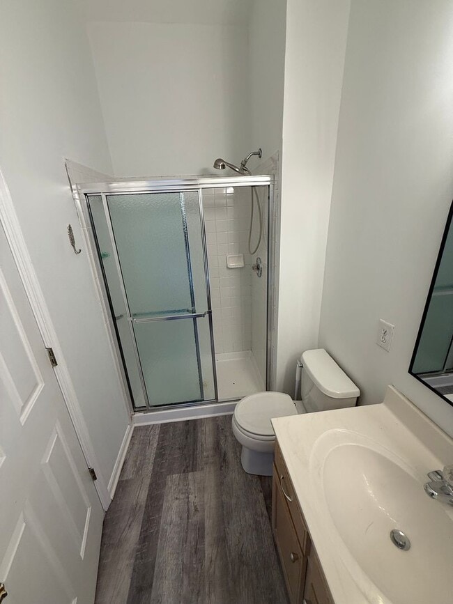 Building Photo - Spacious Townhome in desirable Bel Air Nei...