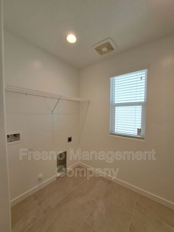 Building Photo - 2889 E Escarpa Dr