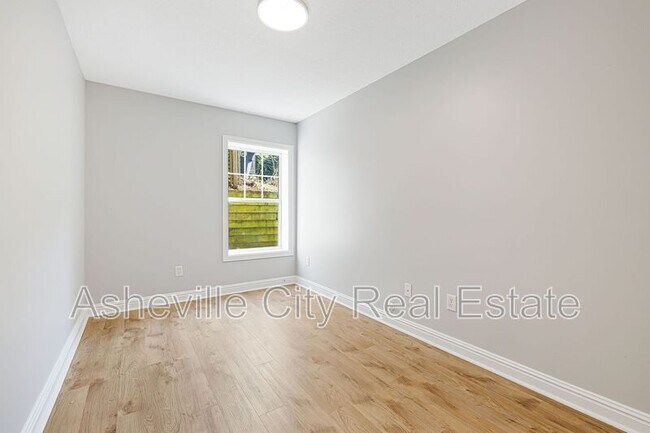 Building Photo - 84 Green Oak Rd