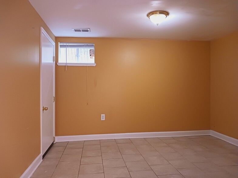 Building Photo - 2603 Hamlin St NE